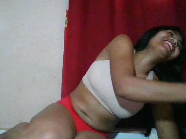 Keziah34 live cam on BongaCams