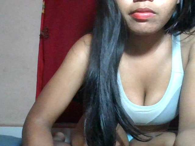 Keziah34 live cam on BongaCams