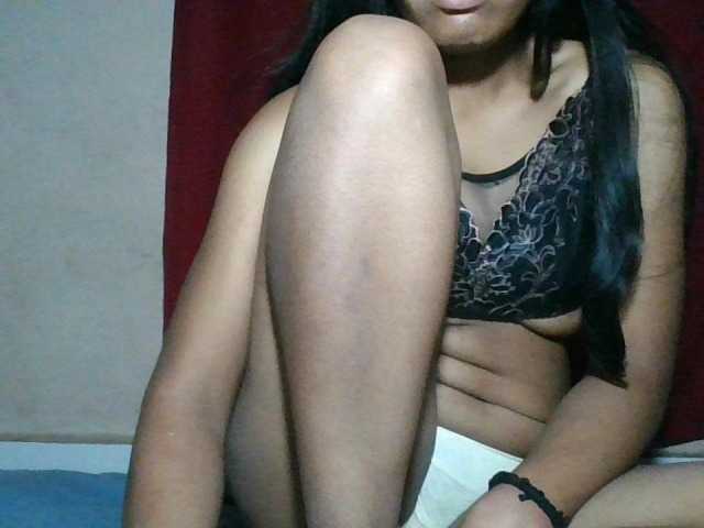 Keziah34 live cam on BongaCams
