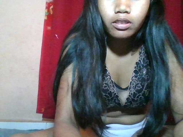 Keziah34 live cam on BongaCams