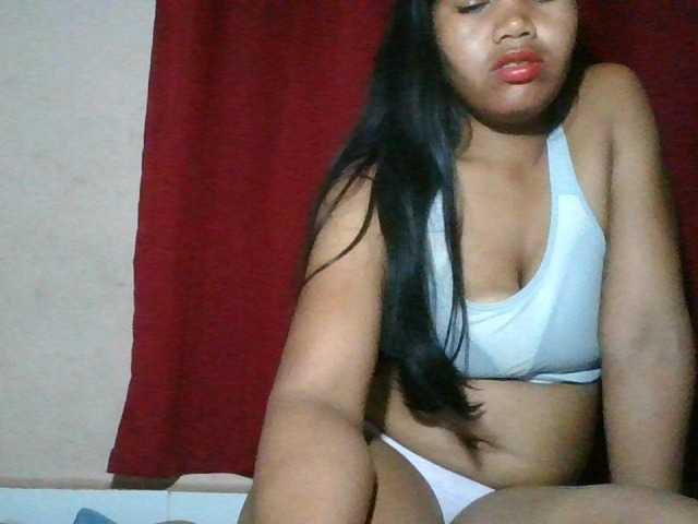 Keziah34 live cam on BongaCams