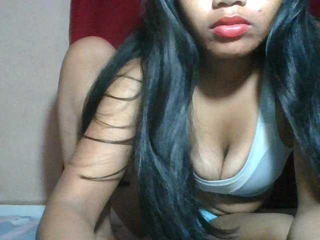 Keziah34 live cam on BongaCams