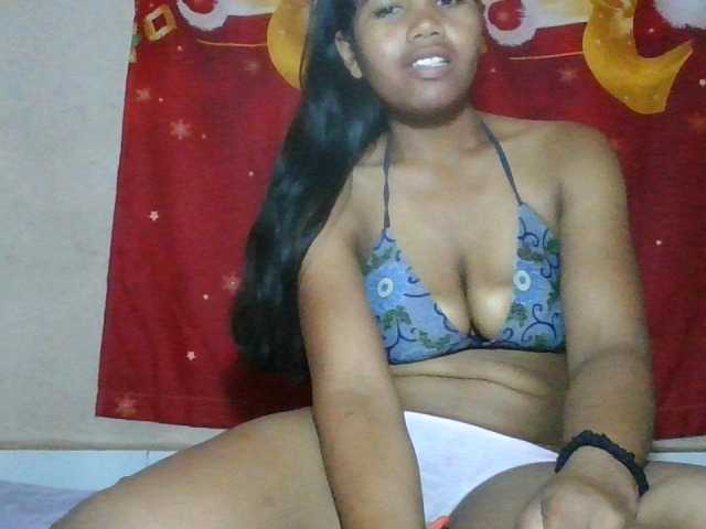 Keziah34 live cam on BongaCams