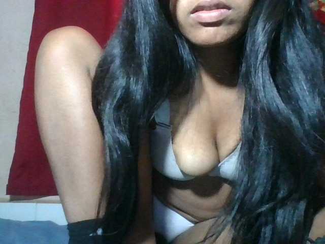 Keziah34 live cam on BongaCams