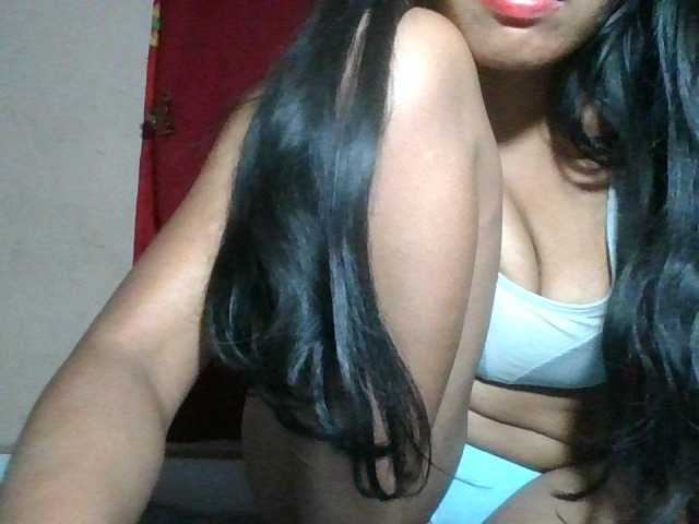 Keziah34 live cam on BongaCams