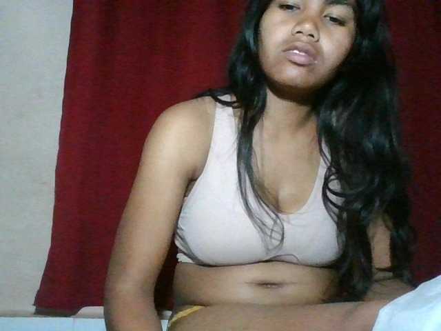 Keziah34 live cam on BongaCams
