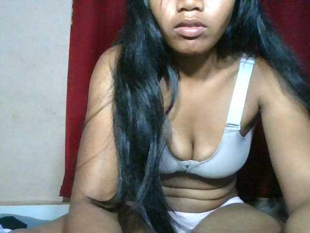 Keziah34 live cam on BongaCams