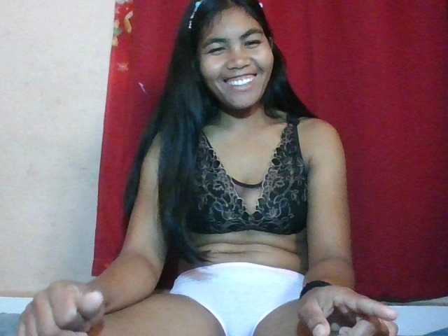 Keziah34 live cam on BongaCams