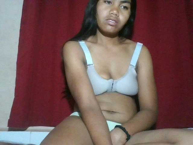 Keziah34 live cam on BongaCams