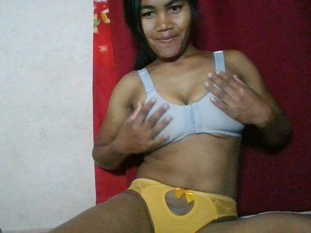 Keziah34 live cam on BongaCams