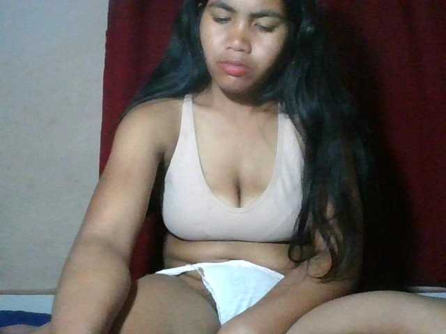 Keziah34 live cam on BongaCams
