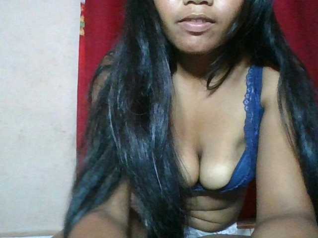 Keziah34 live cam on BongaCams