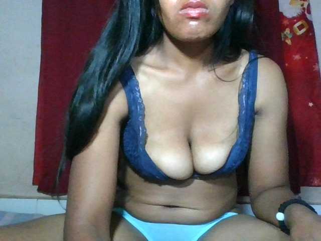 Keziah34 live cam on BongaCams