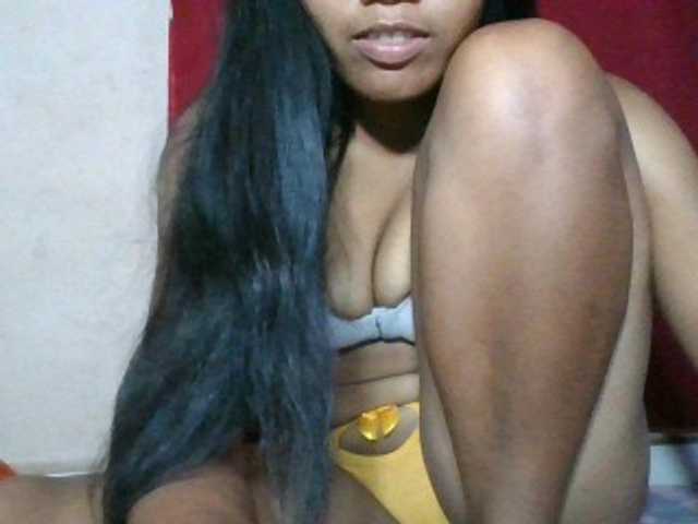 Keziah34 live cam on BongaCams