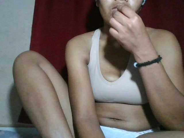 Keziah34 live cam on BongaCams