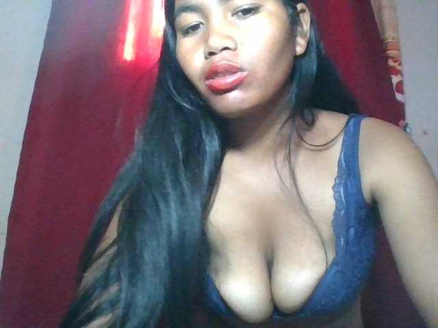 Keziah34 live cam on BongaCams