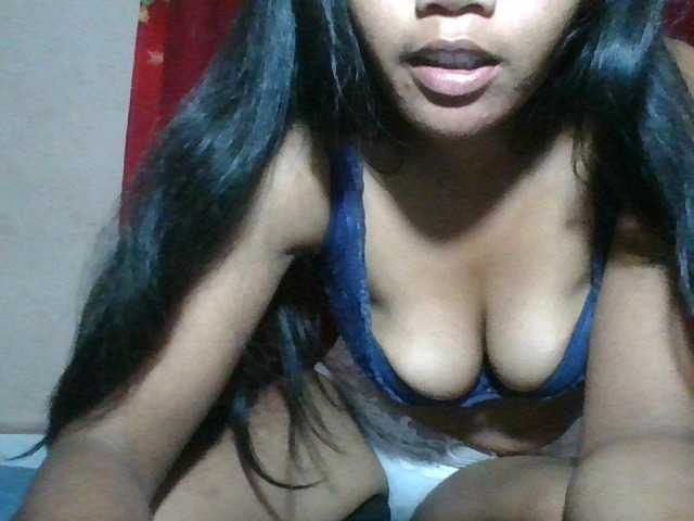 Keziah34 live cam on BongaCams