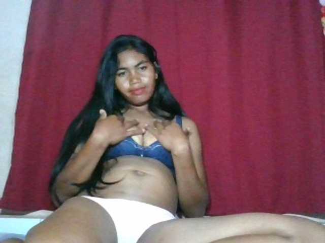 Keziah34 live cam on BongaCams