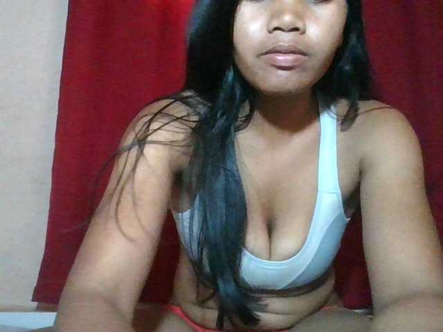 Keziah34 live cam on BongaCams