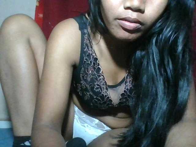 Keziah34 live cam on BongaCams
