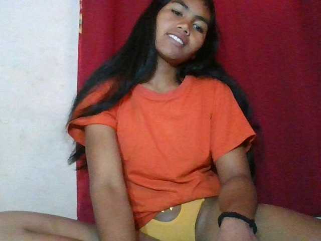 Keziah34 live cam on BongaCams