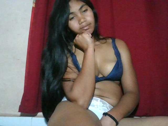 Keziah34 live cam on BongaCams