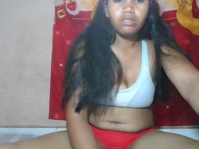 Keziah34 live cam on BongaCams