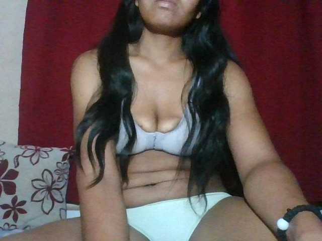 Keziah34 live cam on BongaCams