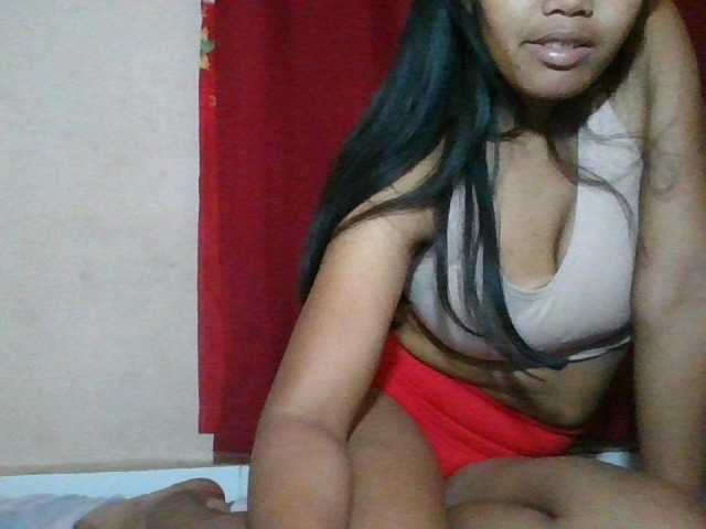 Keziah34 live cam on BongaCams