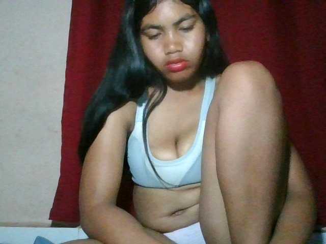 Keziah34 live cam on BongaCams