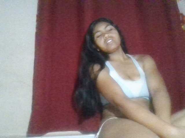 Keziah34 live cam on BongaCams