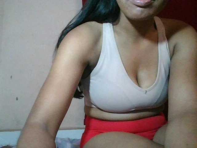 Keziah34 live cam on BongaCams