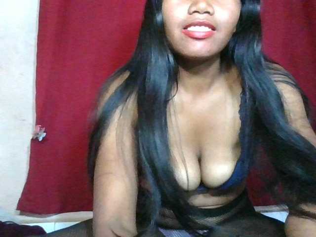 Keziah34 live cam on BongaCams