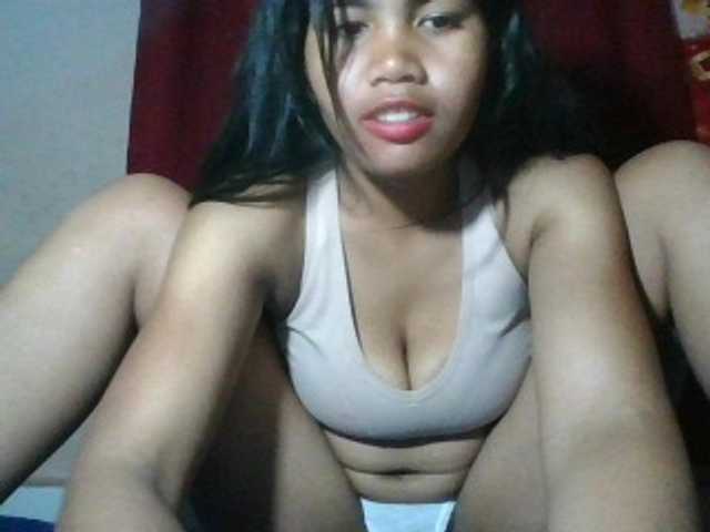 Keziah34 — live female cam