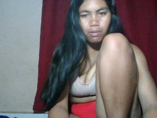 Keziah34, en vivo ahora en BongaCams