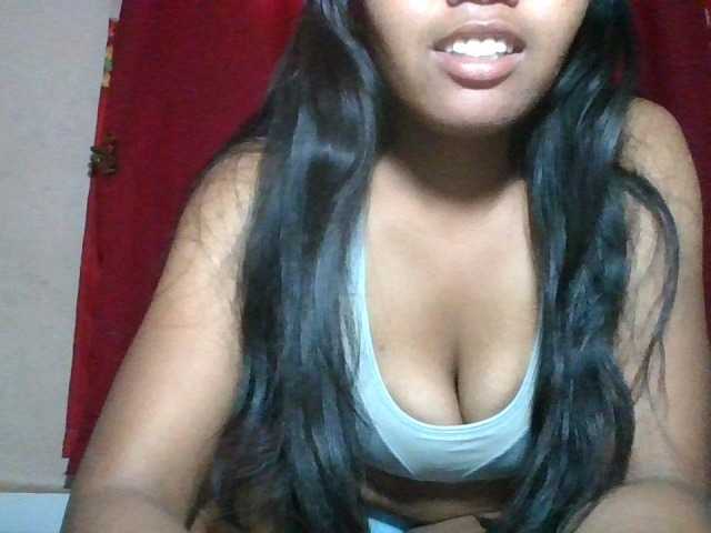 Keziah34 live cam on BongaCams