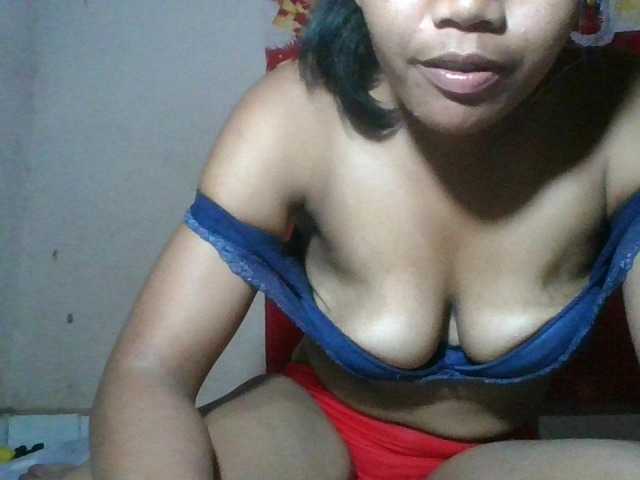Keziah34 live cam on BongaCams
