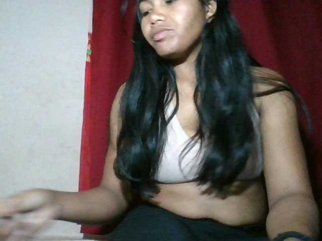 Keziah34 live cam on BongaCams