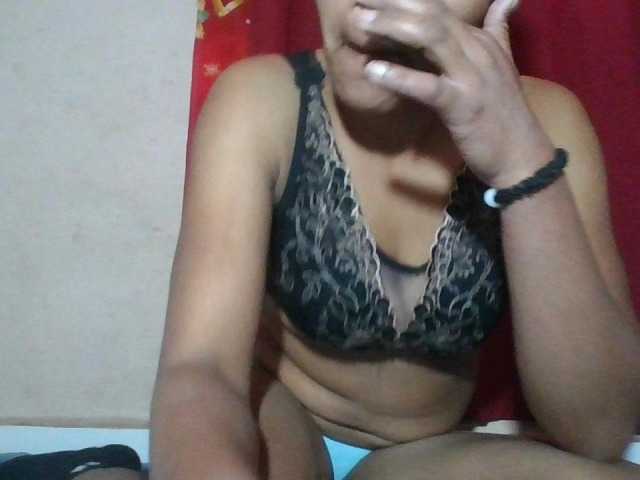 Keziah34 live cam on BongaCams