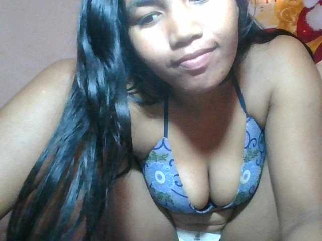 Keziah34 live cam on BongaCams