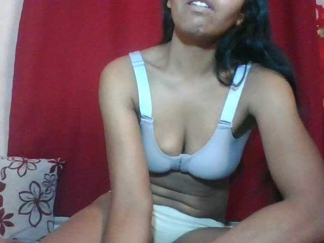 Keziah34 live cam on BongaCams