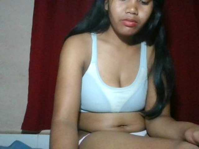 Keziah34 live cam on BongaCams