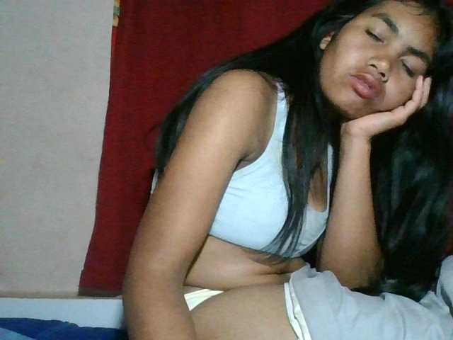 Keziah34 live cam on BongaCams