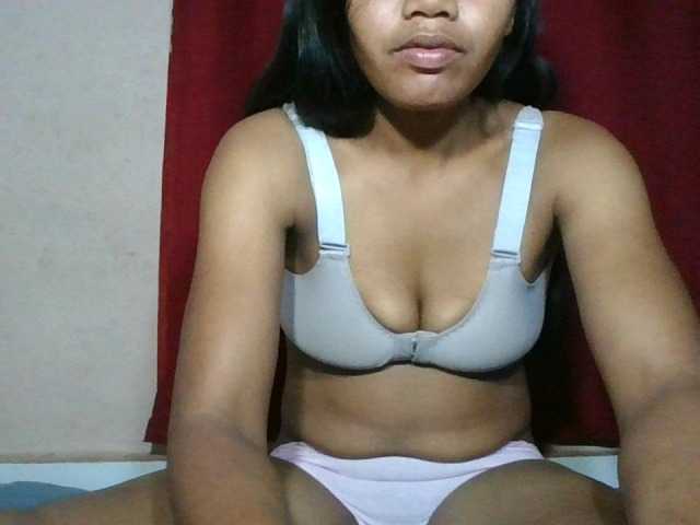 Keziah34 live cam on BongaCams