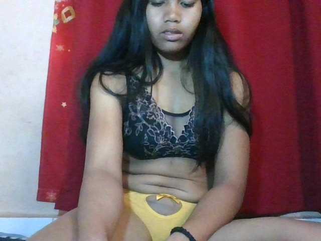 Keziah34 live cam on BongaCams