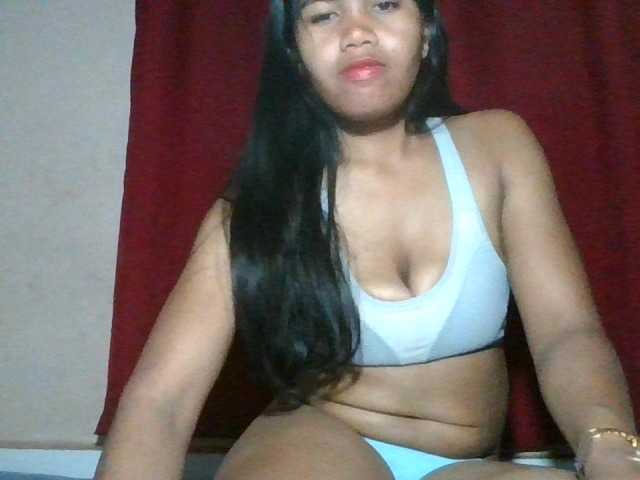 Keziah34 live cam on BongaCams