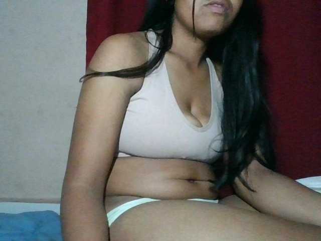 Keziah34 live cam on BongaCams