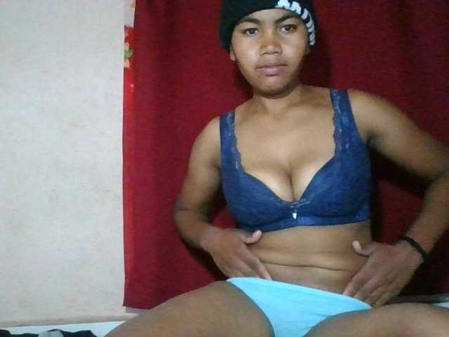 Keziah34 live cam on BongaCams