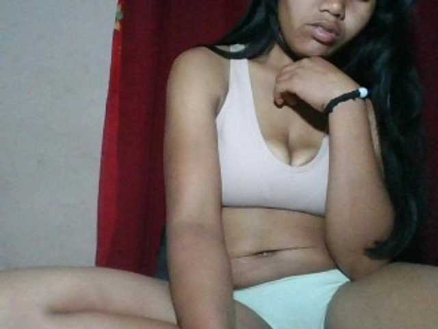Keziah34 live cam on BongaCams