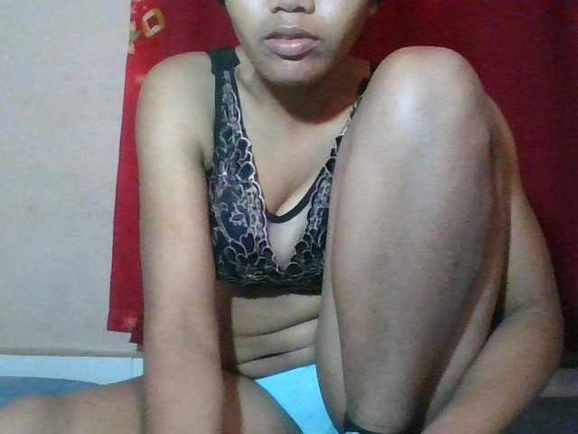 Keziah34 live cam on BongaCams